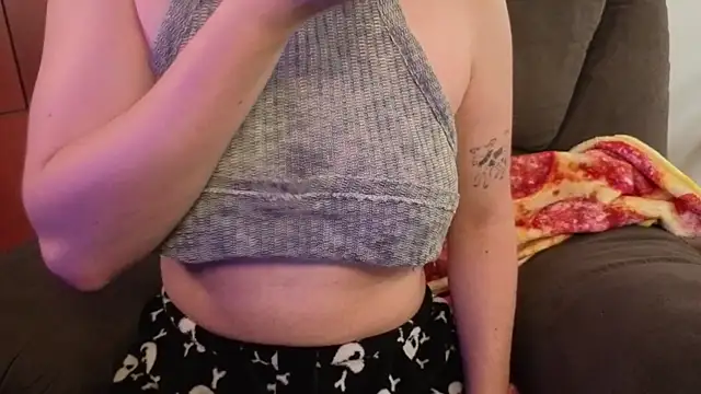 NEXT DOOR GIRL  online show from 01-05-26, 09:18