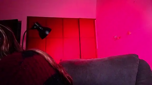 NEXT DOOR GIRL  online show from 03-26-26, 11:02