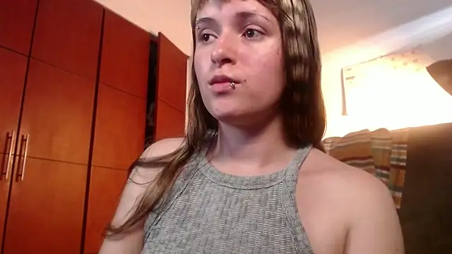 NEXT DOOR GIRL  online show from 10-02-25, 10:02