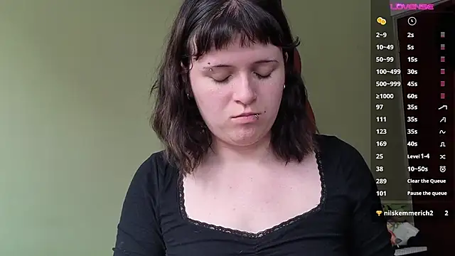 NEXT DOOR GIRL  online show from 06-17-26, 08:08