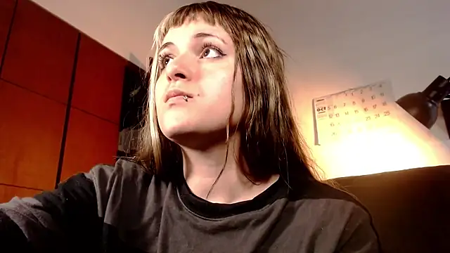 NEXT DOOR GIRL  online show from 10-27-25, 10:00