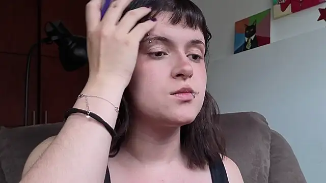 NEXT DOOR GIRL  online show from 06-18-26, 09:20