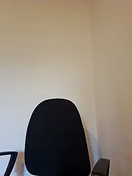 Snapshot of Selenna_emma chatting on 09-18-25, 01:03 Selenna emma online show from 09-18-25, 01:03