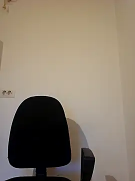Snapshot of Selenna_emma chatting on 10-21-25, 03:11 Selenna emma online show from 10-21-25, 03:11