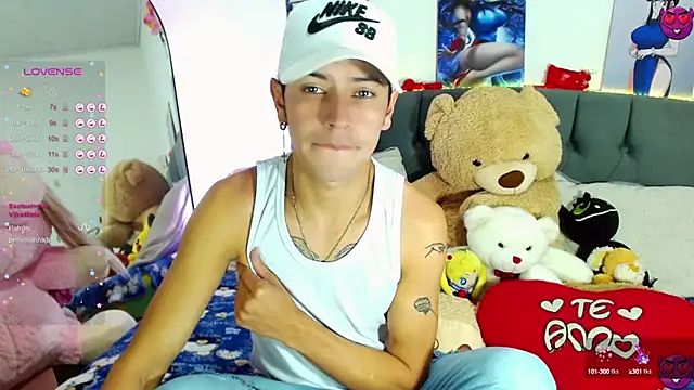 Snapshot of _snopyy_ chatting on 02-26-25, 08:04  snopyy  online show from 02-26-25, 08:04