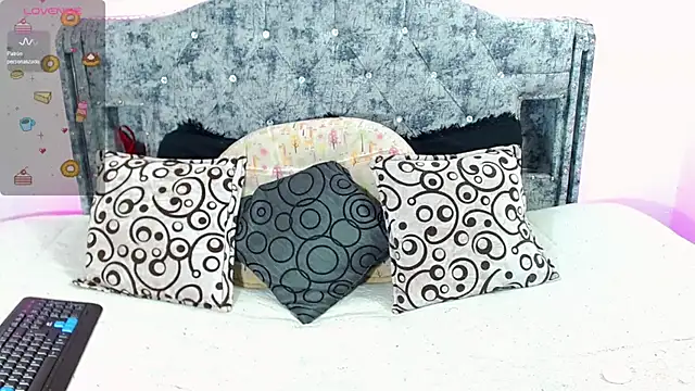 Snapshot of _snopyy_ chatting on 09-30-25, 03:07  snopyy  online show from 09-30-25, 03:07