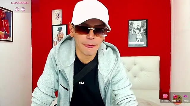 Snapshot of _snopyy_ chatting on 01-21-25, 08:21  snopyy  online show from 01-21-25, 08:21