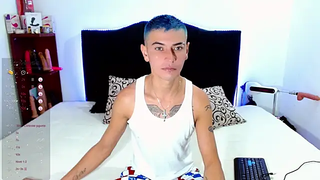 Snapshot of _snopyy_ chatting on 10-13-25, 07:59  snopyy  online show from 10-13-25, 07:59