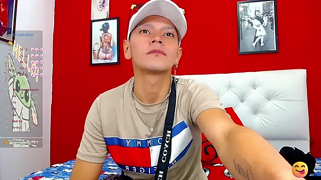 Snapshot of _snopyy_ chatting on 01-22-25, 11:43  snopyy  online show from 01-22-25, 11:43