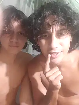 Snapshot of pedrodavid_ chatting on 02-15-26, 02:45 pedrodavid online show from 02-15-26, 02:45