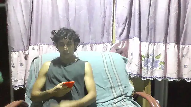 Snapshot of pedrodavid_ chatting on 10-18-25, 11:51 pedrodavid  online show from 10-18-25, 11:51