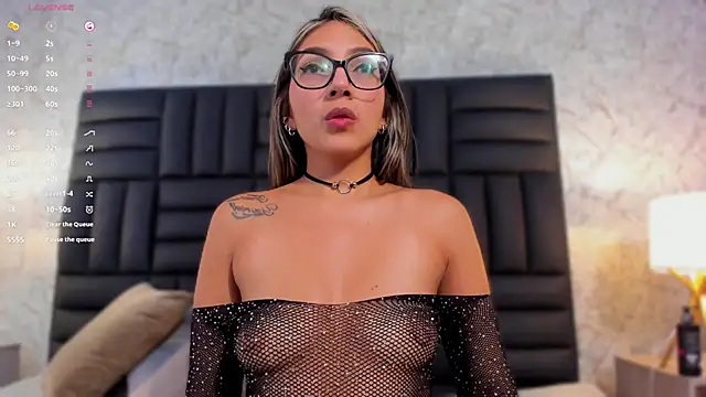 Caro martinezz online show from 03-11-25, 04:41