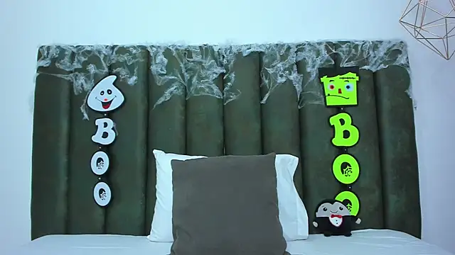 ThailyCherry online show from 10-27-25, 08:10