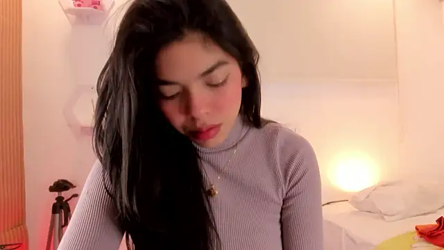 Snapshot of meganrossee69 chatting on 04-24-26, 11:34 meganrossee69 online show from 04-24-26, 11:34