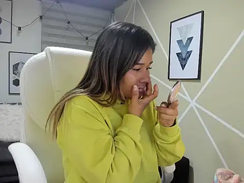 Enma  clark online show from 10-29-25, 04:11