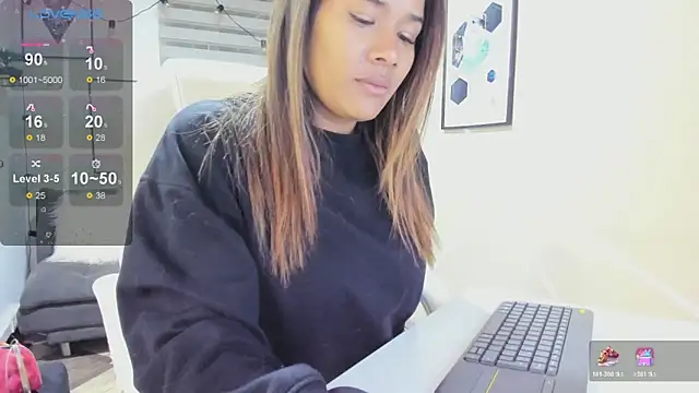 Snapshot of Enma__clark chatting on 04-26-26, 04:21 Enma clark online show from 04-26-26, 04:21