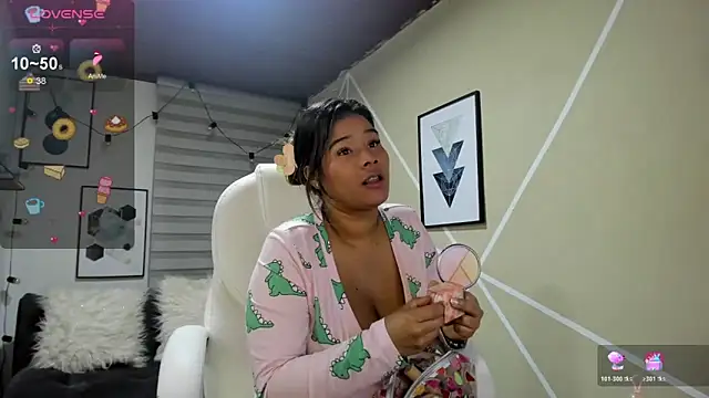 Enma  clark online show from 10-31-25, 03:25