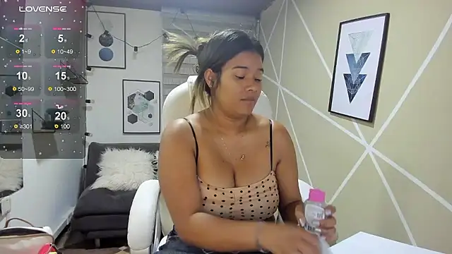 Enma  clark online show from 01-10-26, 04:41