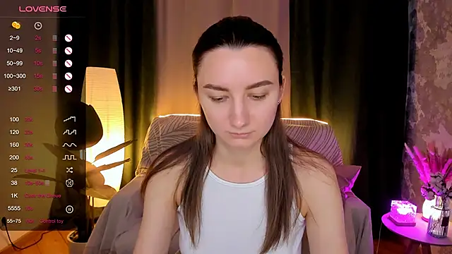 Snapshot of annacooleman chatting on 10-08-25, 02:24 annacooleman online show from 10-08-25, 02:24