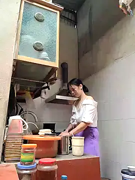 Snapshot of Tinease chatting on 03-23-25, 04:38 Tinease online show from 03-23-25, 04:38