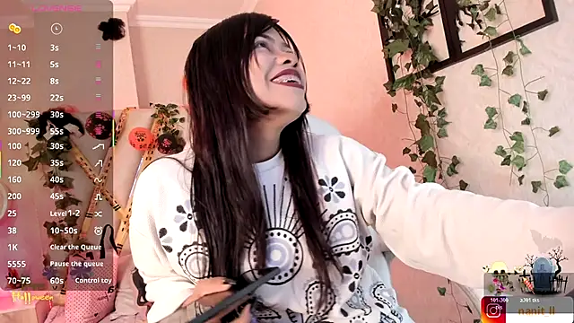 Snapshot of Punkys_ chatting on 10-31-25, 10:49 Punkys online show from 10-31-25, 10:49