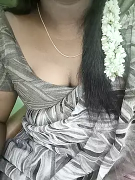 Snapshot of tamil_subha69 chatting on 12-02-24, 05:43 tamil subha69 online show from 12-02-24, 05:43