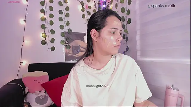 moonliiiight1 online show from 09-18-25, 09:07