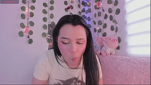 moonliiiight1 online show from 04-20-26, 04:08