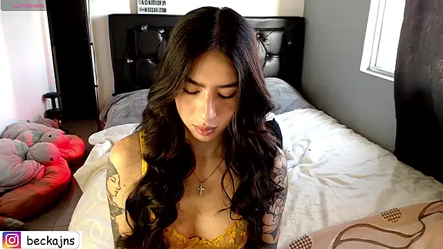 Snapshot of Beck_jones chatting on 05-20-26, 12:24 Beck jones online show from 05-20-26, 12:24