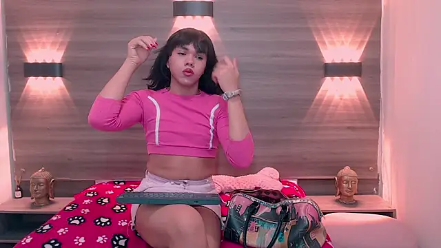 Snapshot of AndreaGil_ chatting on 02-13-26, 04:29 AndreaGil online show from 02-13-26, 04:29