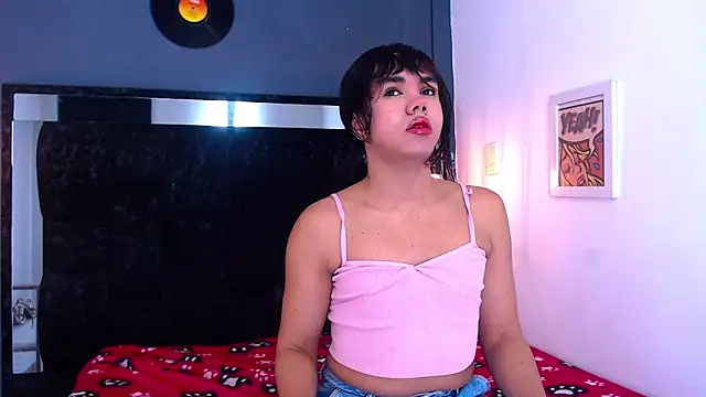 Snapshot of AndreaGil_ chatting on 02-11-26, 12:38 AndreaGil online show from 02-11-26, 12:38