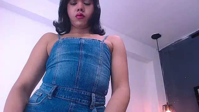 Snapshot of AndreaGil_ chatting on 02-14-26, 07:14 AndreaGil online show from 02-14-26, 07:14