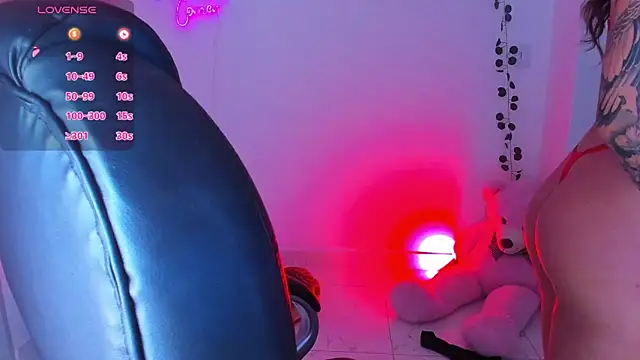 ellarosee  online show from 03-27-26, 06:31