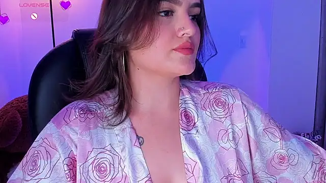 ellarosee  online show from 12-13-25, 08:04