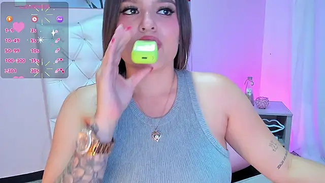 Snapshot of ellarosee_ chatting on 02-16-25, 10:22 ellarosee  online show from 02-16-25, 10:22