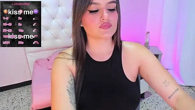 Snapshot of ellarosee_ chatting on 02-18-25, 07:52 ellarosee  online show from 02-18-25, 07:52