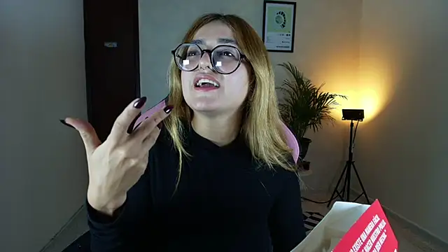 SweetJennaa online show from 04-05-26, 04:30