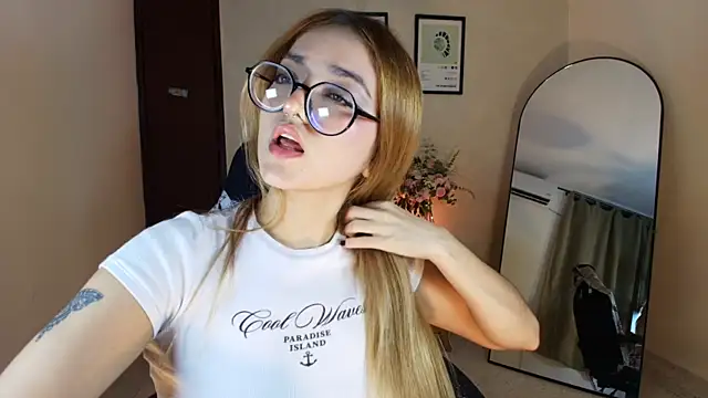 SweetJennaa online show from 06-30-26, 03:06
