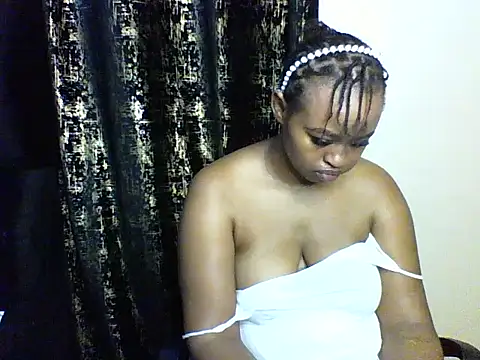 Snapshot of Candii_wet_ chatting on 09-17-25, 11:40 Candii wet online show from 09-17-25, 11:40