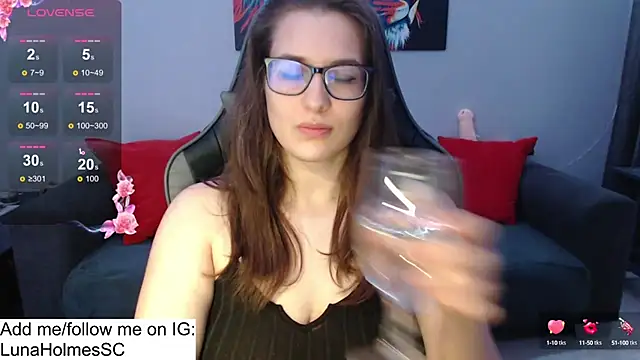 LunaHolmes online show from 01-24-25, 04:49