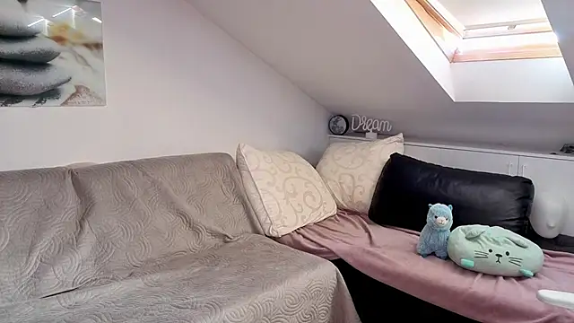 MiaRouge online show from 11-04-25, 08:40