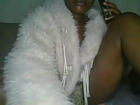 Candykitten online show from 12-19-25, 02:59