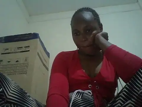 Snapshot of Candykitten chatting on 05-13-26, 06:53 Candykitten online show from 05-13-26, 06:53