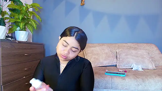 jade brunnette online show from 06-30-26, 08:09