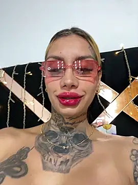 Snapshot of Zaratattoox chatting on 10-11-25, 07:09 Zaratattoox online show from 10-11-25, 07:09