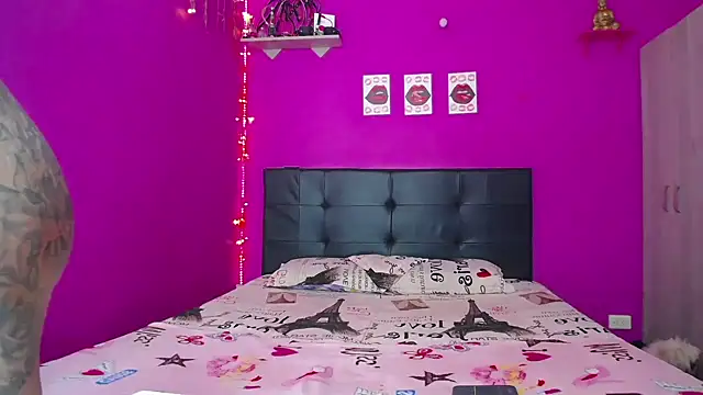 Snapshot of Zaratattoox chatting on 01-26-25, 07:10 Zaratattoox online show from 01-26-25, 07:10