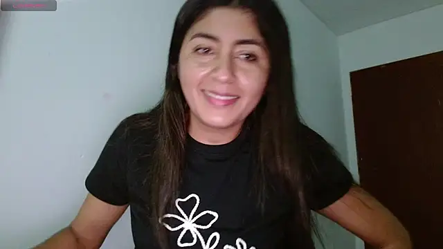 Snapshot of danna_peterson1 chatting on 06-21-26, 08:36 danna peterson1 online show from 06-21-26, 08:36
