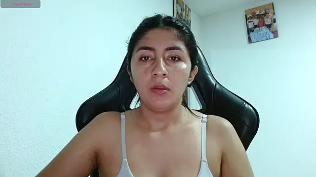 Snapshot of danna_peterson1 chatting on 04-29-26, 12:15 danna peterson1 online show from 04-29-26, 12:15