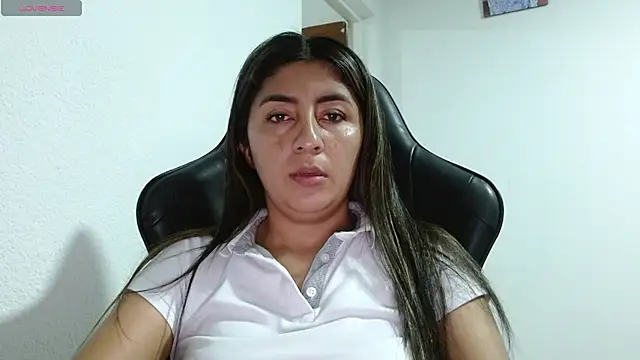 Snapshot of danna_peterson1 chatting on 05-07-26, 12:04 danna peterson1 online show from 05-07-26, 12:04