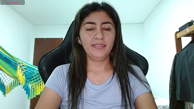 Snapshot of danna_peterson1 chatting on 07-19-26, 12:52 danna peterson1 online show from 07-19-26, 12:52